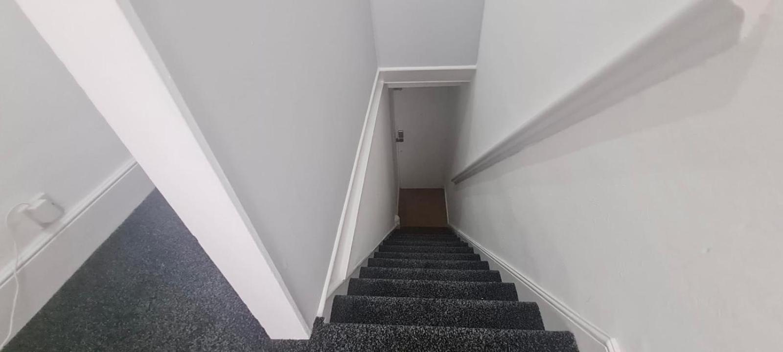 Westcliff-On-Sea Modern 2 Bedroom Apartment - Free Parking Саутенд-он-Си Экстерьер фото