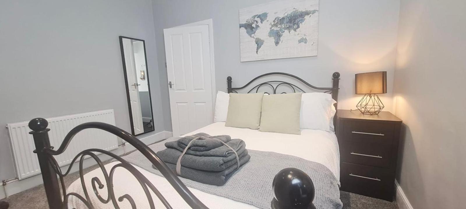 Westcliff-On-Sea Modern 2 Bedroom Apartment - Free Parking Саутенд-он-Си Экстерьер фото