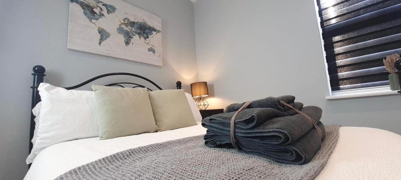 Westcliff-On-Sea Modern 2 Bedroom Apartment - Free Parking Саутенд-он-Си Экстерьер фото